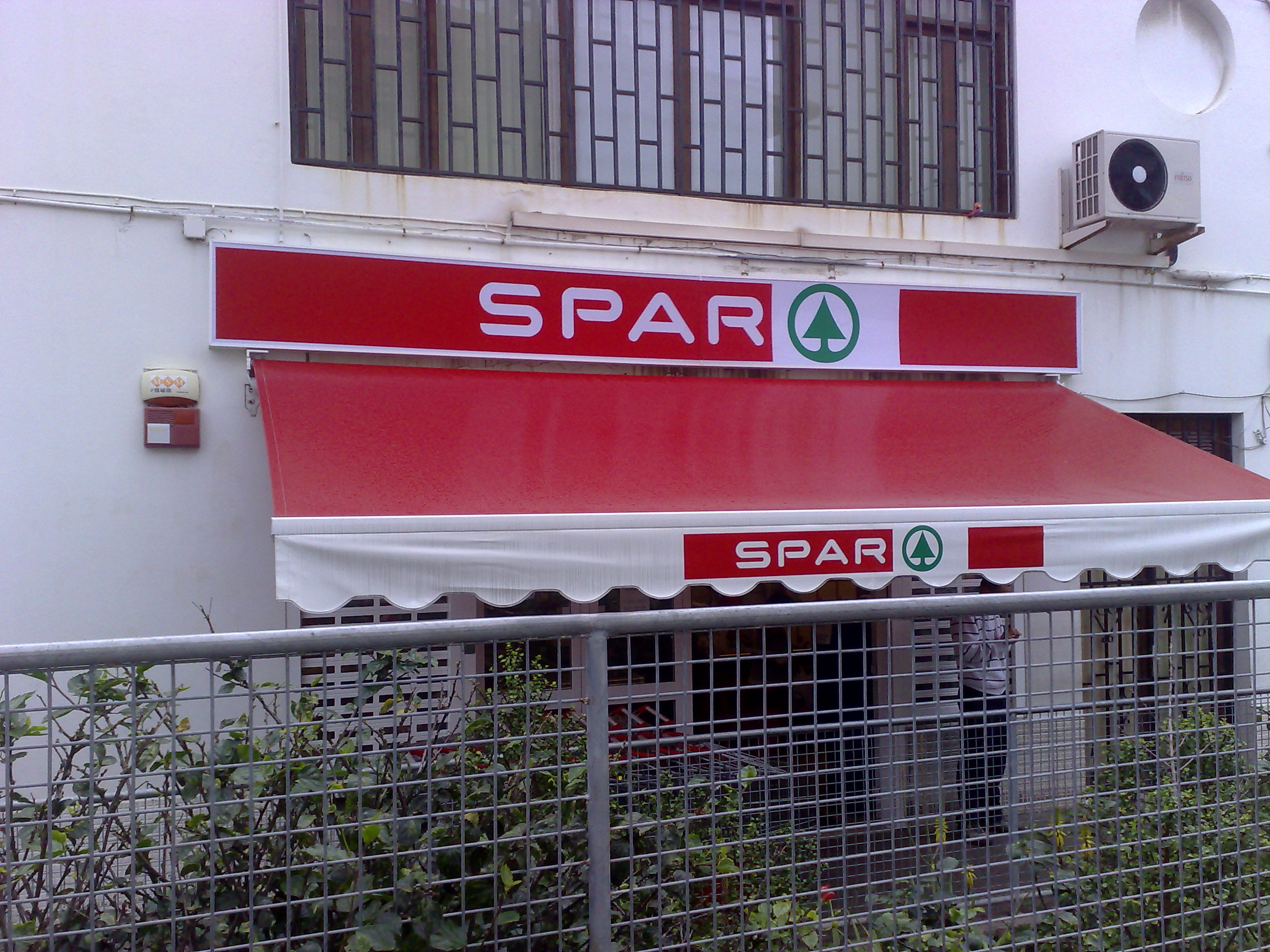 Vinilos y rotulos que decoran un establecimiento